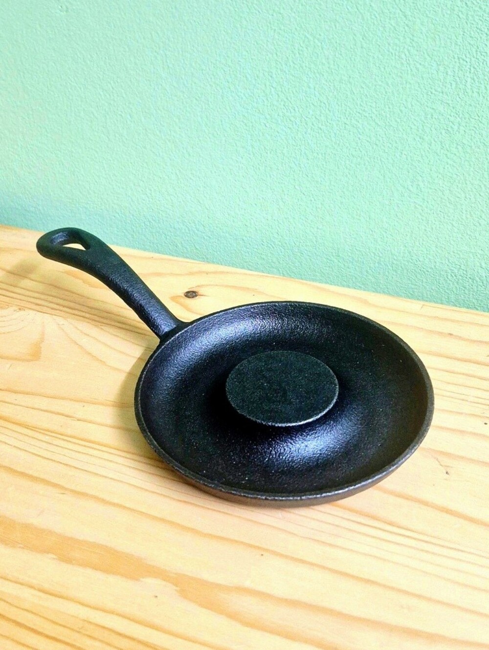 Mini Cast Iron Donut Baking Skillet - 5" Personal Dessert & Bagel Pan